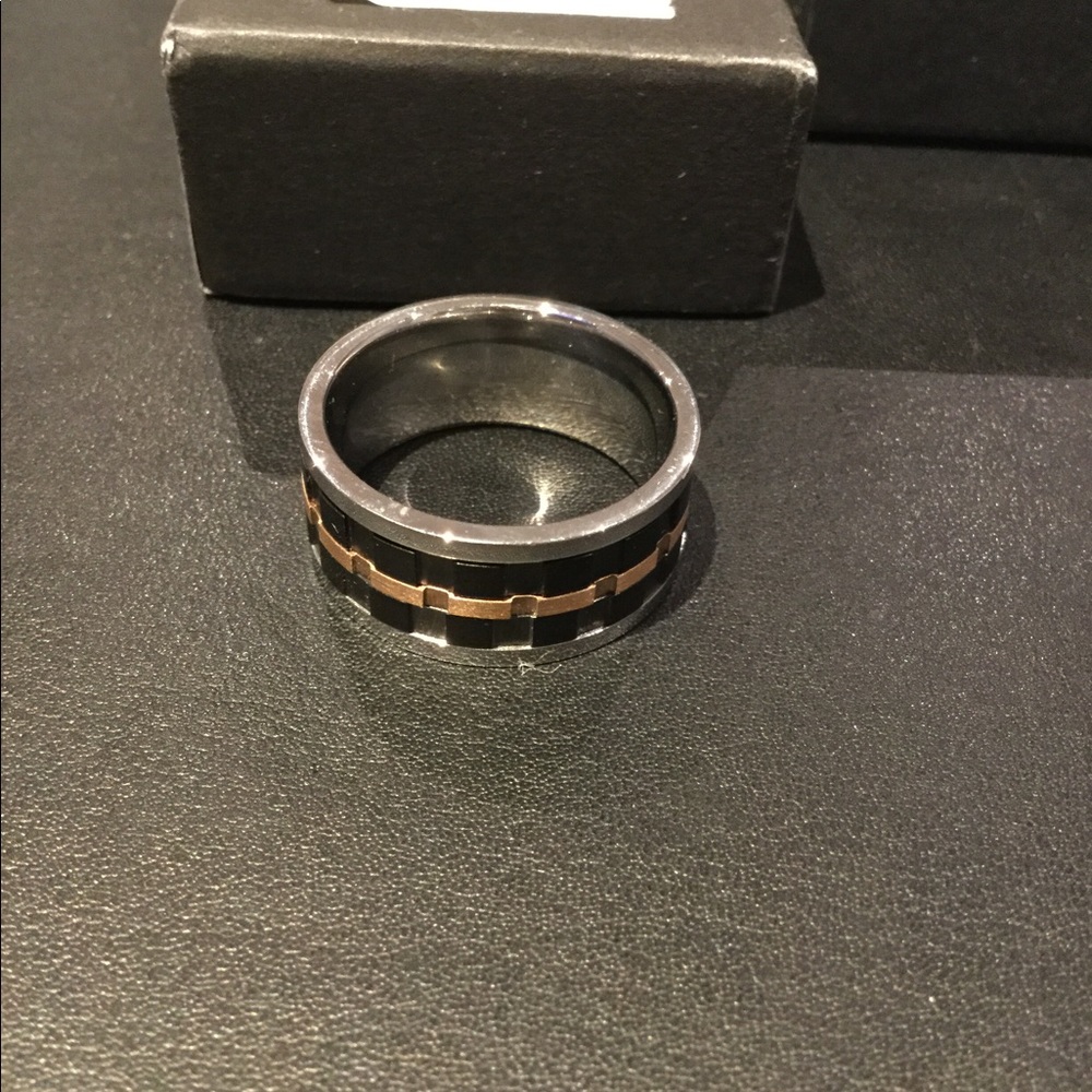 Silver Stainless Steel Ridged Stripe Spinner Ring - Picture 2 of 7